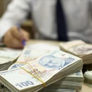 Babasının hesabından milyonluk kredi &ccedil;eken &ccedil;ocuk parayı dolandırıcılara kaptırdı