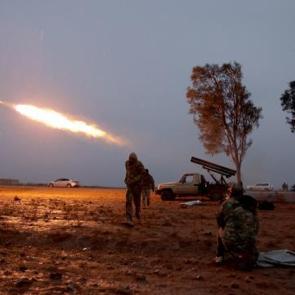 B&ouml;lgede sıcak saatler: Suriye ordusu Tabka&rsquo;da kontrol sağladı