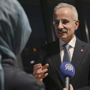 Canlı yayında rahatsızlanmıştı! Bakan Uraloğlu'ndan a&ccedil;ıklama