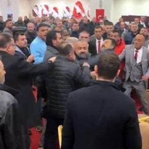 Edirne Şof&ouml;rler ve Otomobilciler Esnaf Odası genel kurulunda kavga &ccedil;ıktı!