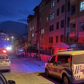 Erkek arkadaşını banyoda bı&ccedil;aklayarak &ouml;ld&uuml;ren kadın tutuklandı