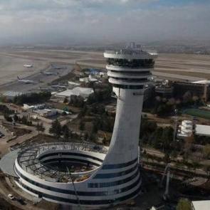 Esenboğa Havalimanı'nın 3'&uuml;nc&uuml; pisti ve yeni kulesi yarın hizmete a&ccedil;ılacak