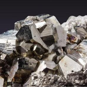 G&uuml;m&uuml;ş rezervleri birka&ccedil; &uuml;lkede toplanıyor! 10 yıldır arz a&ccedil;ığı b&uuml;y&uuml;yor...