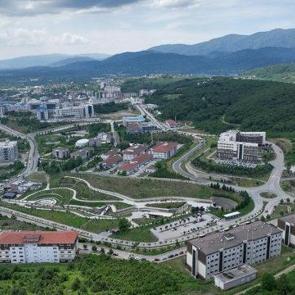 Y&uuml;ksek&ouml;ğretimde hedef y&uuml;ksek