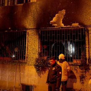 Kadık&ouml;y'de yangın: 1'i ağır 8 kişi yaralandı