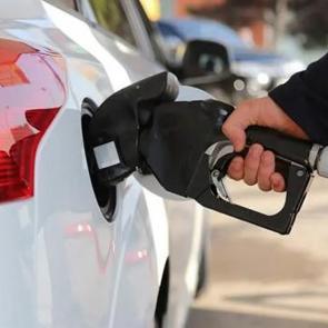 Motorine zam geldi! Gece yarısı fiyatlar g&uuml;ncellendi