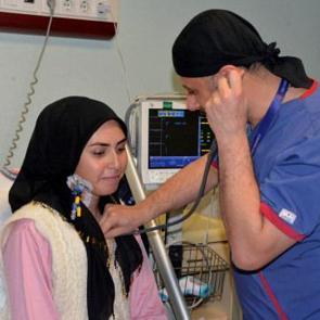 Nefes darlığı i&ccedil;in gitti, hayatının şokunu yaşadı: Milyonda bir g&ouml;r&uuml;l&uuml;yor!