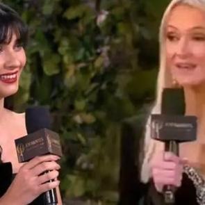 Tuba B&uuml;y&uuml;k&uuml;st&uuml;n&rsquo;den Joy Awards'ta T&uuml;rk&ccedil;e dersi: Sunucuya verdiği yanıt g&uuml;ndem oldu!