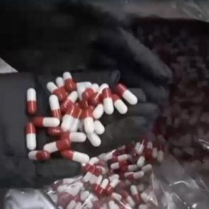 SON DAKİKA: Sancaktepe'de dev uyuşturucu operasyonu: 2 milyon 760 bin hap ele ge&ccedil;irildi