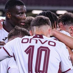 Trabzonspor'un yıldızına Avrupa'dan teklif var: Pazarlıklar s&uuml;r&uuml;yor