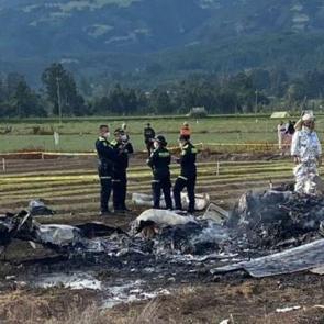 &Uuml;nl&uuml; şarkıcının &ouml;ld&uuml;ğ&uuml; u&ccedil;ak kazasının yeni g&ouml;r&uuml;nt&uuml;leri ortaya &ccedil;ıktı