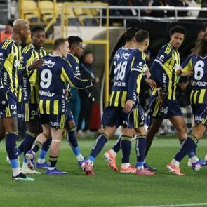 Zirvede fark 1'e d&uuml;şt&uuml;! 5 goll&uuml; d&uuml;elloda son s&ouml;z Talisca'dan