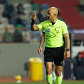 Fenerbah&ccedil;e-Aston Villa ma&ccedil;ının hakemi belli oldu