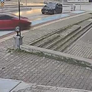 Fren yerine gaza basan kursiyer b&ouml;yle u&ccedil;tu