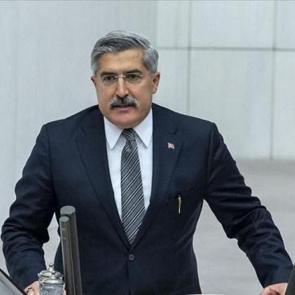 AK Parti'den &Ouml;zg&uuml;r &Ouml;zel'e cevap: Siz 455 bin evin maketini dahi veremezdiniz