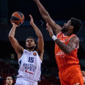 Anadolu Efes, Hapoel Tel Aviv'e kaybetti