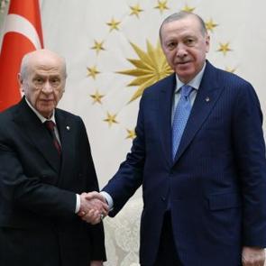 Ankara'da kritik zirve: Cumhurbaşkanı Erdoğan ile Bah&ccedil;eli g&ouml;r&uuml;şmesi sona erdi