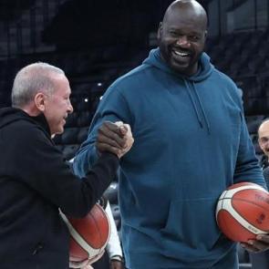 Basketbolcularla yarışıyorlar! İşte d&uuml;nyanın en uzun boylu liderleri...