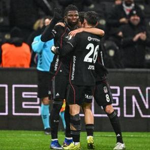 Beşiktaş Dolmabah&ccedil;e'de 90+5'te hayata tutundu