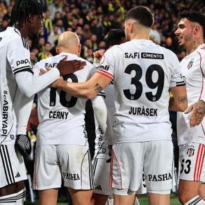 Beşiktaş'ın milli yıldızı d&uuml;nya devinin radarında: İzlemeye geldiler