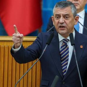 Bilgisiz siyaset ve trajikomik haller