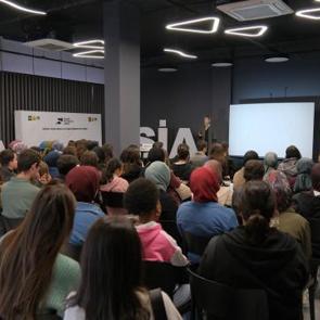 Bu ders SİA&rsquo;dayız programı &uuml;niversiteleri sosyal inovasyonla buluşturuyor