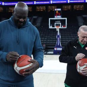 Cumhurbaşkanı Erdoğan, NBA efsanesi Shaquille O&rsquo;Neal ile bir araya geldi
