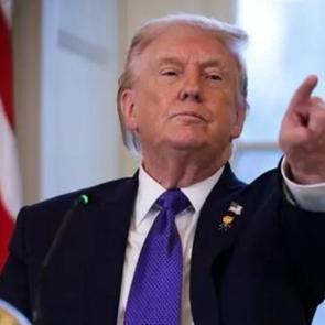 Davos'a Trump &ccedil;ıkartması: Gr&ouml;nland'ı g&ouml;r&uuml;şeceğiz