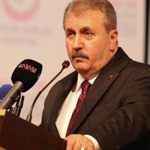 Destici'den bayrağa saldırıya tepki: T&uuml;rk&rsquo;e kefen bi&ccedil;enin &ouml;l&uuml;m&uuml; korkun&ccedil; olur!