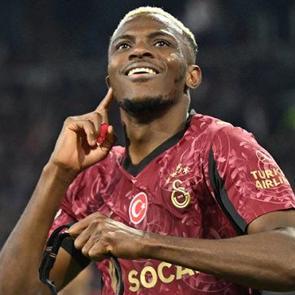 Efsane futbolcudan Osimhen i&ccedil;in transfer iddiası: Teklif yapılırsa y&uuml;zde 100 gelecek