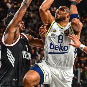 Fenerbah&ccedil;e Beko, İtalya'dan zaferle d&ouml;n&uuml;yor