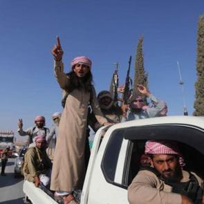 Operasyonun işaret fişeği: Bismillah tweeti! Arap aşiretleri b&ouml;lgenin kaderini değiştirdi