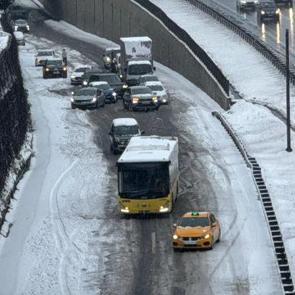 İstanbul'da kar yağışı nedeniyle 378 ihbar geldi! İşte en fazla ihbar gelen 5 il&ccedil;e