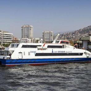 İzmir'de arabalı vapur seferleri iptal edildi