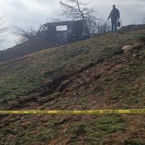 İzmir'de gizemli &ouml;l&uuml;m! Aracında yanmış halde bulundu... Aileden şoke eden iddia