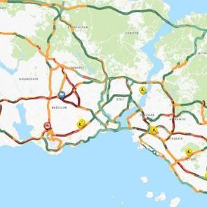 Kar yağdı, İstanbul'da trafik y&uuml;zde 80'e &ccedil;ıktı