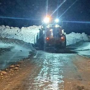 Karayoluna &ccedil;ığ d&uuml;şt&uuml;! Ulaşıma kapandı