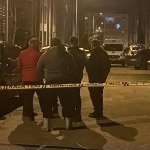 Kızının erkek arkadaşını pompalı t&uuml;fekle vurdu