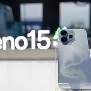 OPPO Reno15 serisi, kuzey ışıklarının g&uuml;zelliği ile raflarda!