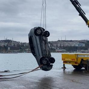 Şile'de panik anları: Otomobil denize u&ccedil;tu!