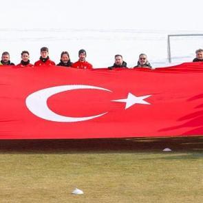 Sivasspor&rsquo;dan T&uuml;rk bayrağına y&ouml;nelik saldırıya sert tepki