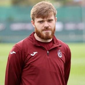 Trabzonspor'da derbi &ouml;ncesi Batagov şoku! 'Sigorta' Galatasaray ma&ccedil;ına kadar yok