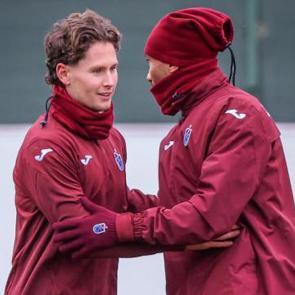 Trabzonspor'un yeni transferi ilk antrenmanına &ccedil;ıktı