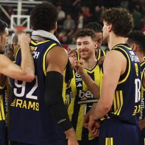Fenerbah&ccedil;e rakibine deplasmanda şans tanımadı!