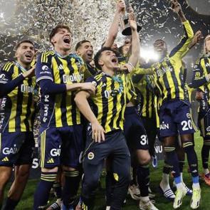Anlaşma sağlandı! Fenerbah&ccedil;e'nin milli yıldızı Rusya yolcusu