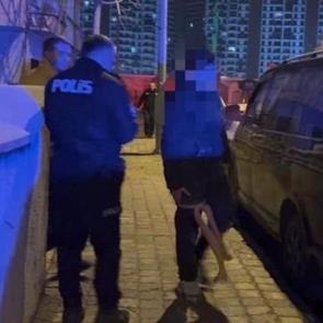 Bı&ccedil;aklanan &ccedil;ocuk binaya sığındı