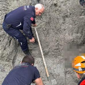 Bursa'da beton faciası! İş&ccedil;iler tonlarca betonun altında kaldı: 1 &ouml;l&uuml;