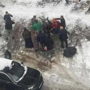 Kar k&uuml;tlesinin altında kalan kadın hayatını kaybetti