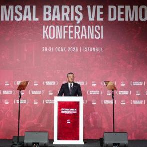 CHP&rsquo;nin DEM&rsquo;li konferansı karanlık odaya d&ouml;nd&uuml;! Ses ve g&ouml;r&uuml;nt&uuml; yasak... Fondaşlar k&ouml;p&uuml;rd&uuml;