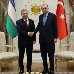 Cumhurbaşkanı Erdoğan ve &Ouml;zbek mevkidaşından &ouml;nemli a&ccedil;ıklamalar